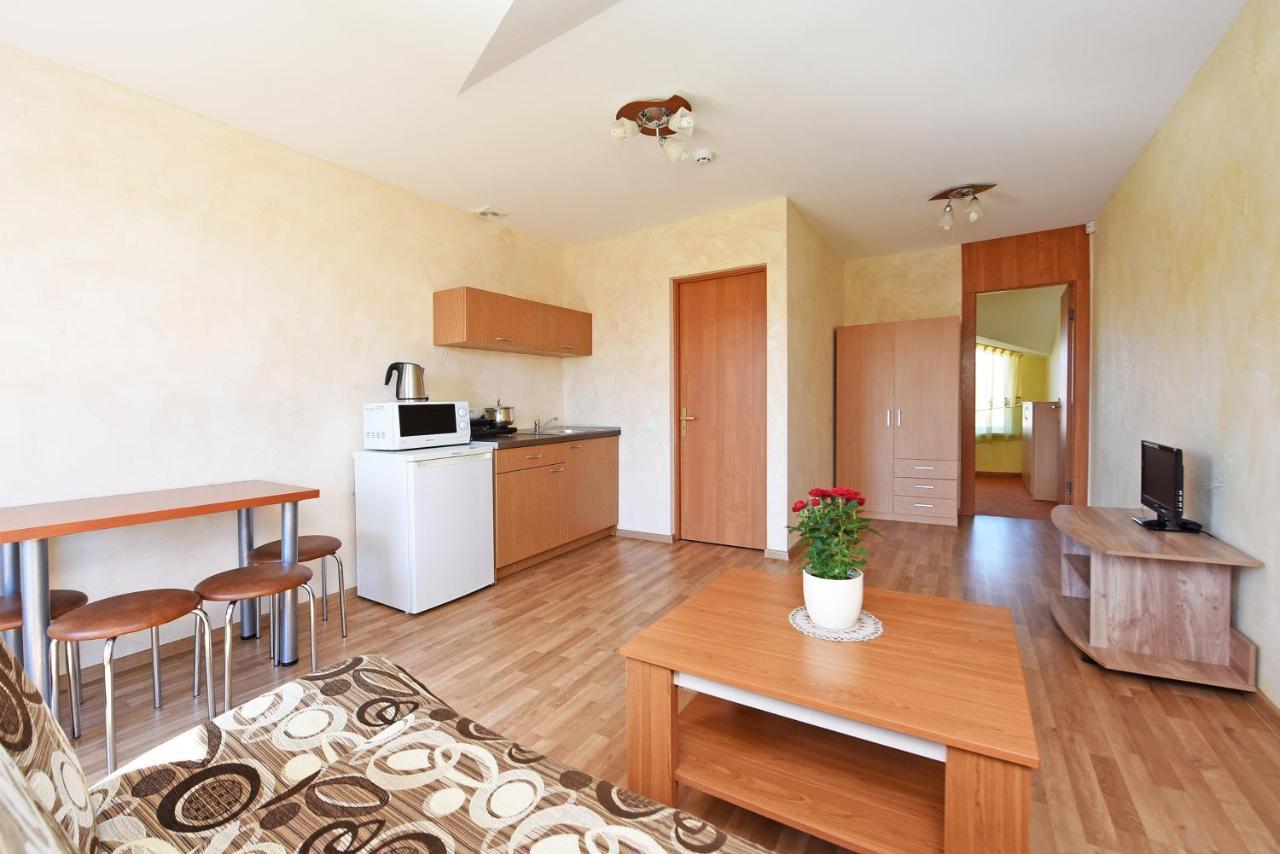 Pajurio Vingis Aparthotel Palanga Buitenkant foto
